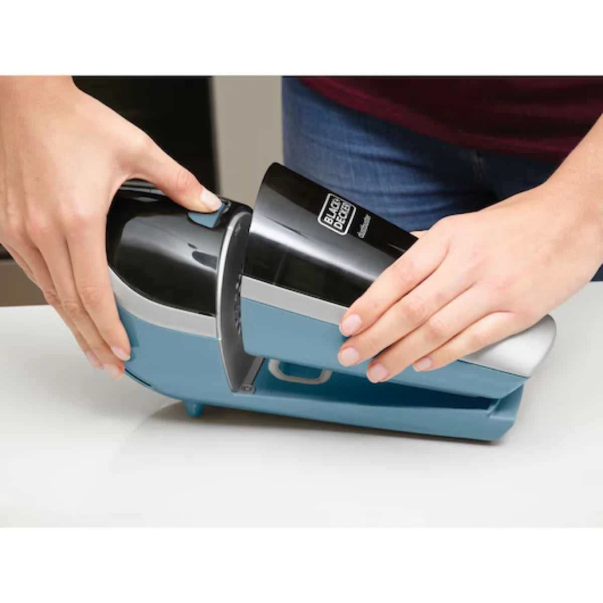 Black & Decker 14.4V 2-in-1 Stick Vacuum Upright Stick Vacuum Cleaner SVA420B-B5