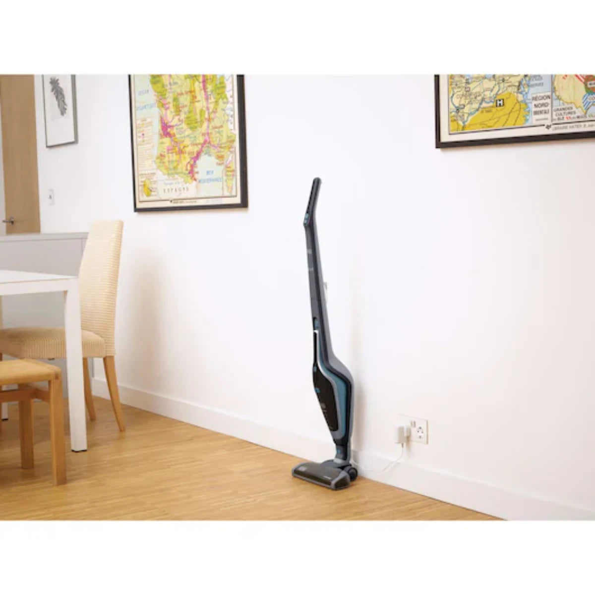 Black & Decker 14.4V 2-in-1 Stick Vacuum Upright Stick Vacuum Cleaner SVA420B-B5