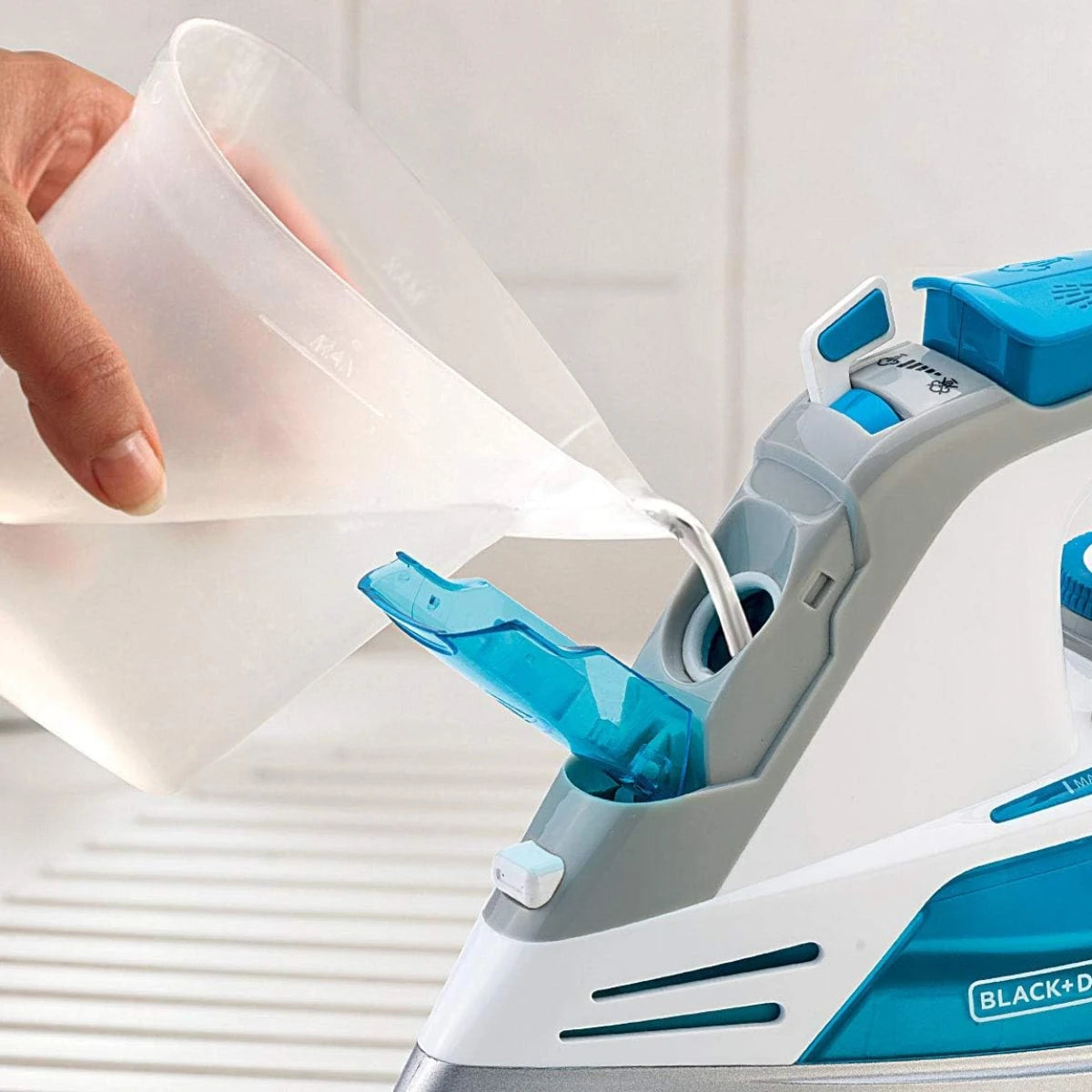 Black & Decker 2800W Steam Iron With Anodized soleplate X2800-B5