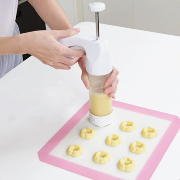 Creative Cooking Cookie Press & Icing Set CC-271