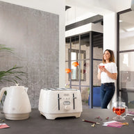 Delonghi Ballerina Seta 1.7L Electric Kettle