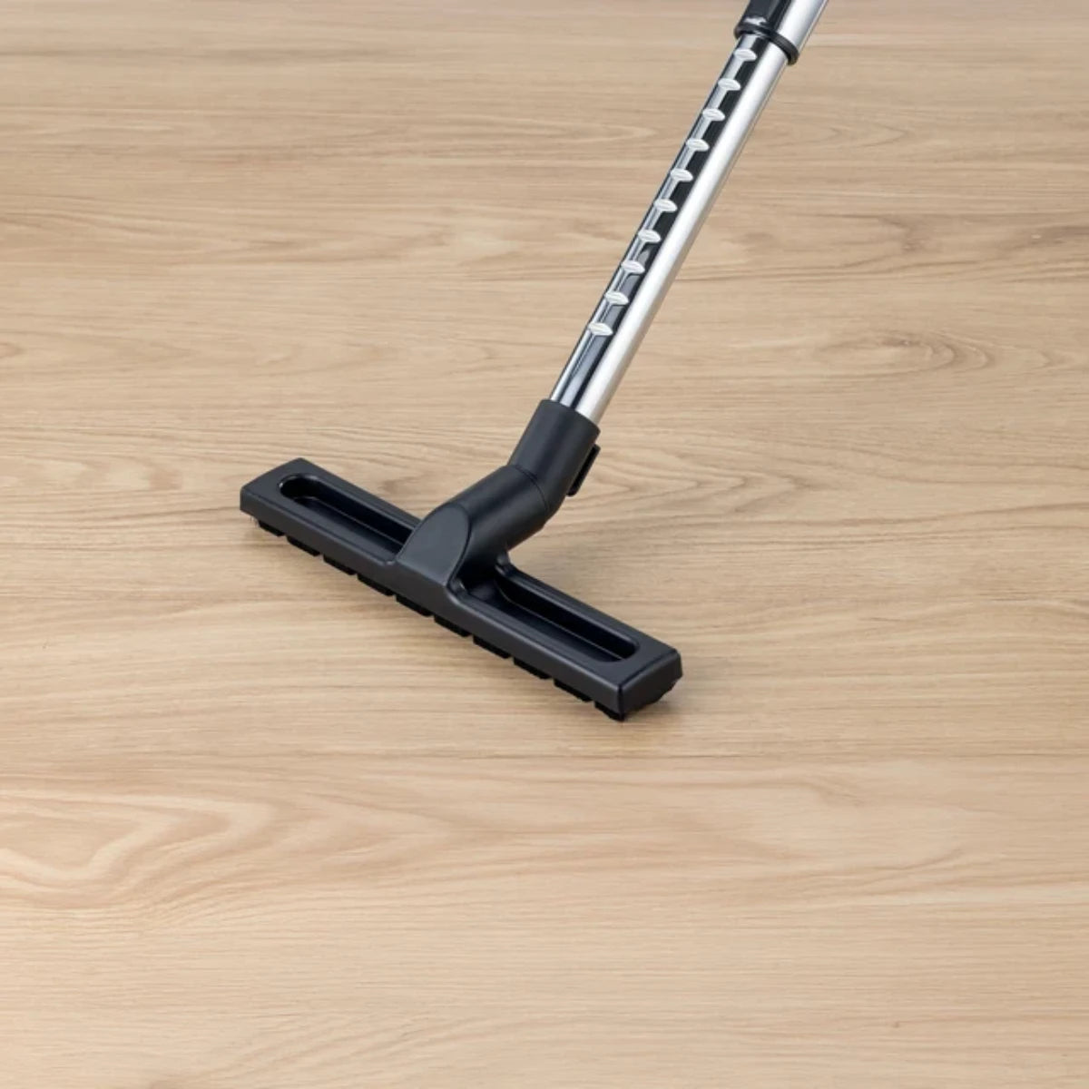Kenwood High-Power Bagless Cyclonic Vacuum Cleaner with Parquet Brush Attachment