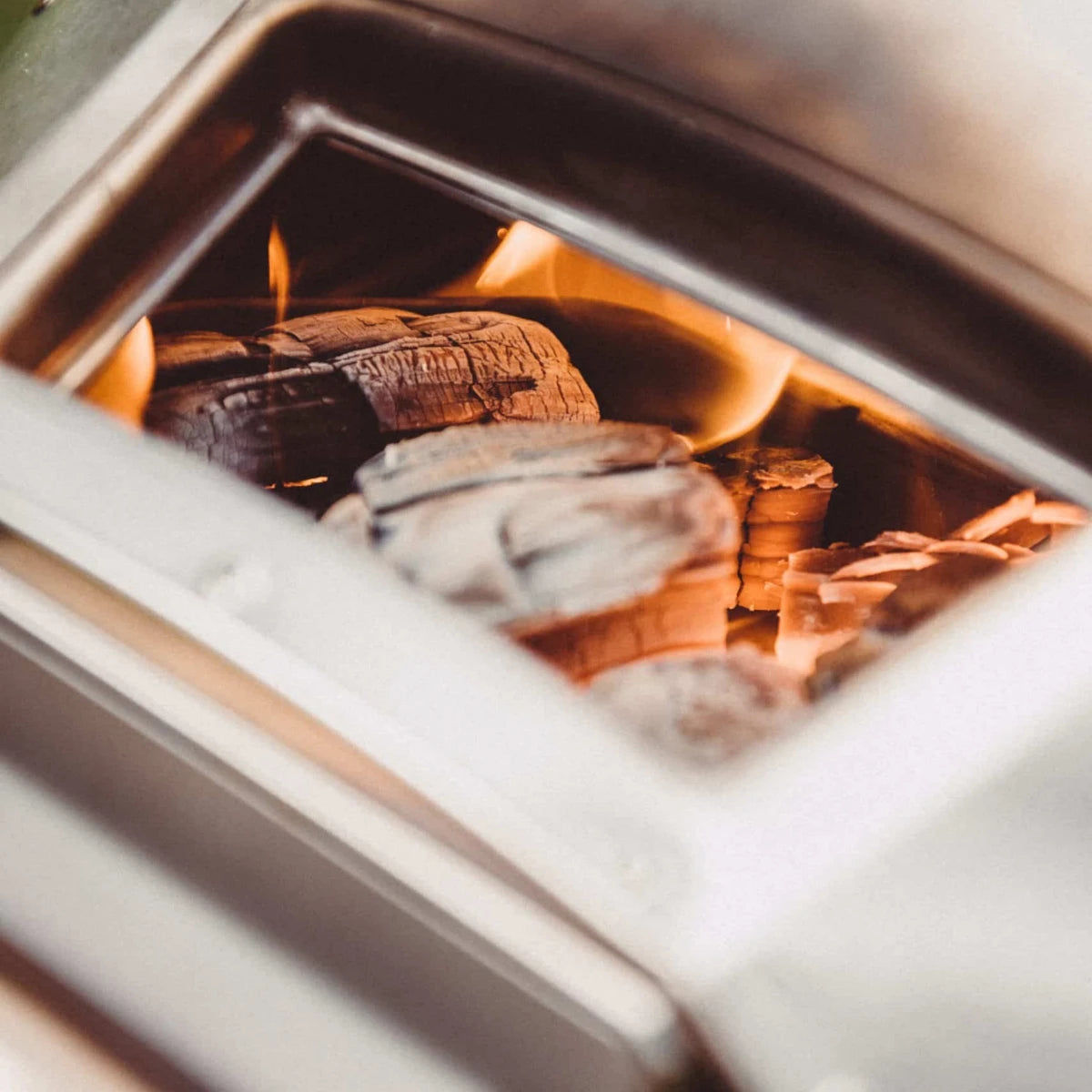 Ooni Karu 12 Wood & Charcoal Fired Pizza Oven