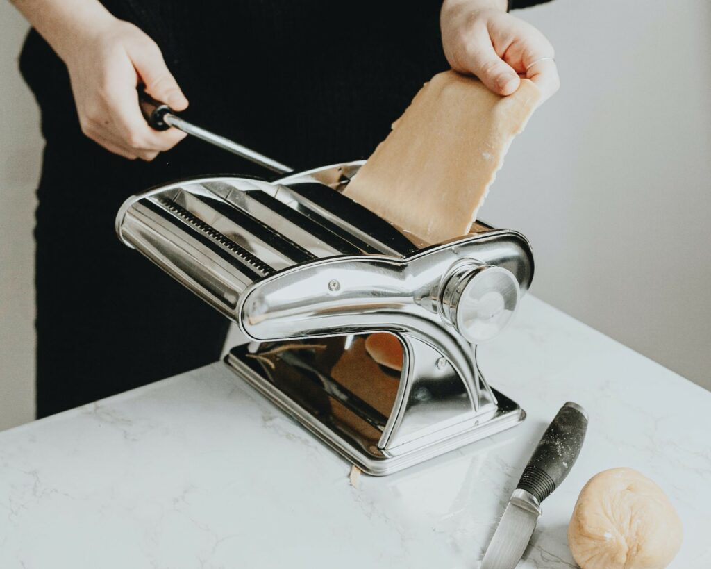 Pasta makers are one of the essential kitchen gadgets to have in your modern kitchen